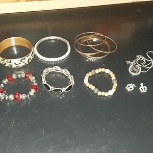 Lot of jewelry